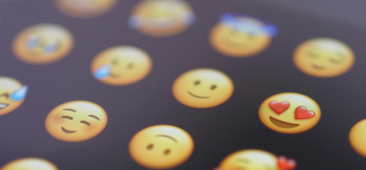¿POR QUÉ EL EMOJI TAMBIÉN ES UN LENGUAJE? (CÓMO INTERPRETARLO SEGÚN CADA CULTURA)