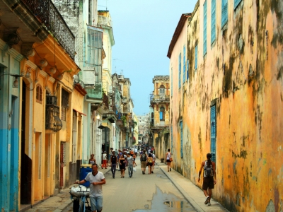 LITERATURA CUBANA: UN VIAJE POR LAS LETRAS DE SUS ESCRITORES MÁS DESTACADOS
